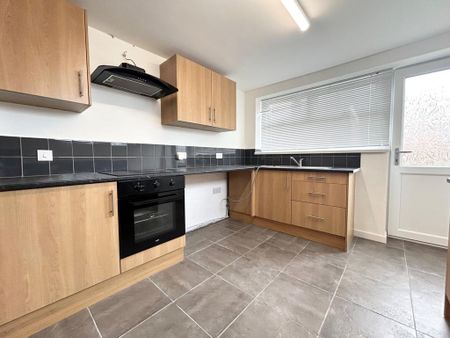 3 bedroom terraced house to rent - Photo 4