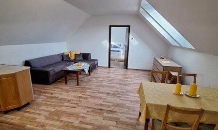 Na prenájom !!!! priestranný 2-izbový byt v centre mesta – 66 m² - Fotografia 3