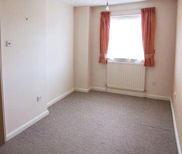 Harvard Close, Woodley, Reading, Berkshire, RG5 - Photo 5