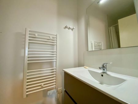 « VILLENEUVE-LES-AVIGNON - APPARTEMENT T4 105M² AVEC TERRASSE ET DOUBLE GARAGE » - Photo 4