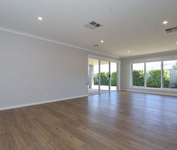 2/35 Coppabella Drive Gobbagombalin NSW - Photo 1