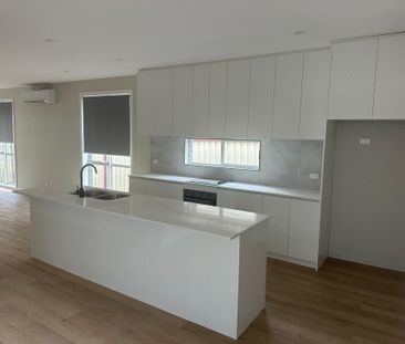 Brand New Modern Unit! - Photo 5