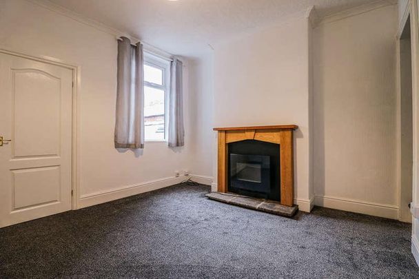 Dingle Lane, Winsford, CW7 - Photo 1