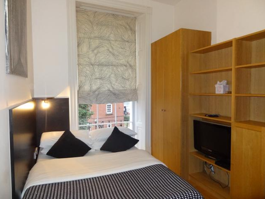 A stylish, newly renovated studio apartment in Bloomsbury, London WC1H - Photo 1