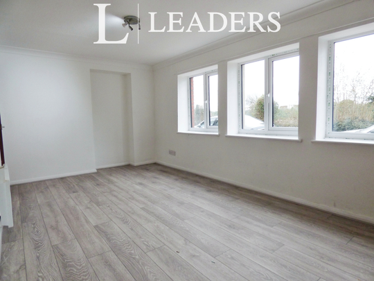 studio to rent Gloucester Road, Littlehampton - Photo 1