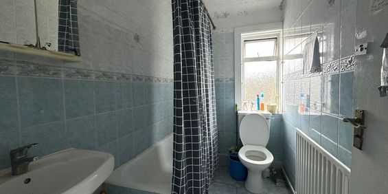 Begonia Walk, East Acton, W12 0BE - Photo 3