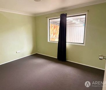 17 Polaris Ave, Kingston QLD 4114 - House For Rent | Domain - Photo 2