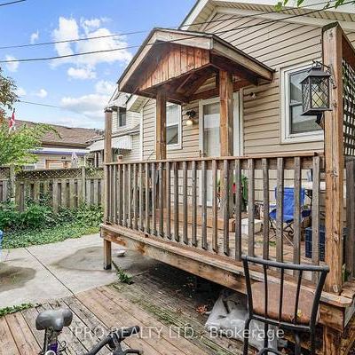 2BR detached home Basement Apartment - Photo 3