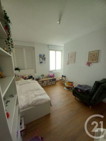 Location Appartement 4 pièces 115m² CHERBOURG-EN-COTENTIN 50100 - Photo 4