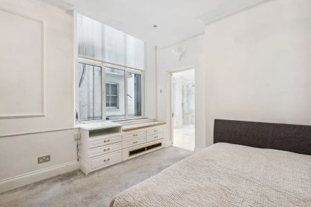 3 bedroom flat in George Street - Photo 3