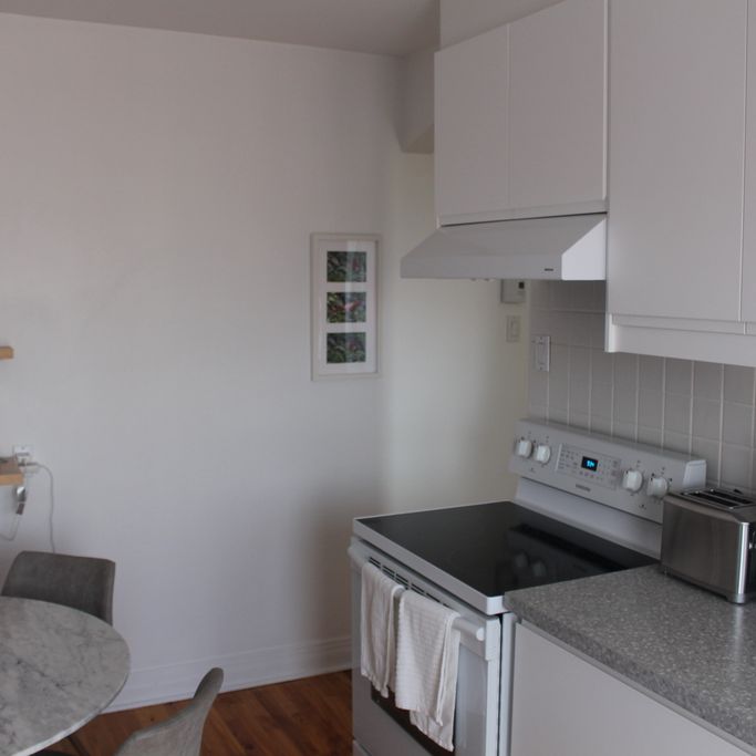 Apt. 3 1/2, Meublé Et Rénové - Photo 1