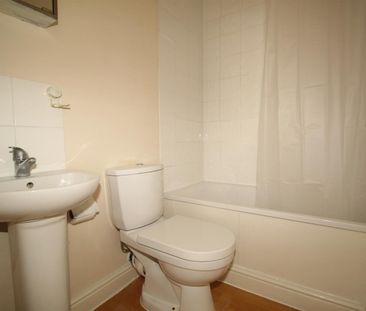 1 Bedroom Flat - Studio To Let - Photo 3