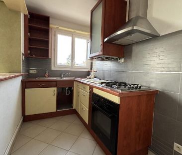 FOUGERES Bd Leclerc - Au 3ème étage avec BALCON. Lumineux apparteme... - Photo 6