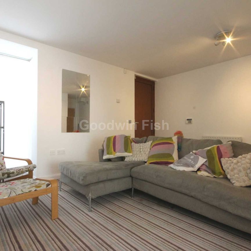 Bell Crescent, Manchester - Photo 2