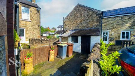 2 bedroom end of terrace house to rent - Photo 2