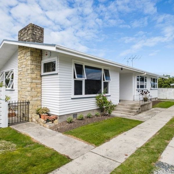 Spacious Family Home - Photo 1