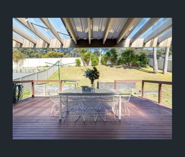 Large Family Home! - Photo 1