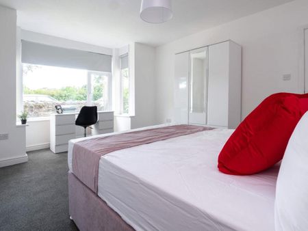 Southmead Road, Southmead - Photo 3