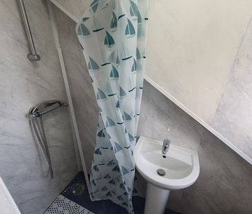 2 Bed Flat, Higham Hill Road, E17 - Photo 2