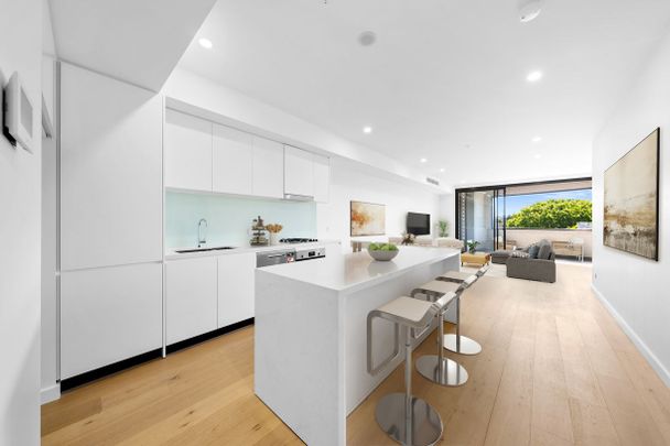 Brand New 2 Bedroom Apartment - Generously Portioned - Photo 1