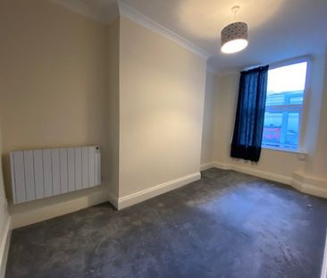 2 bed apartment to rent in Northumberland Place, Teignmouth, TQ14 - Photo 3