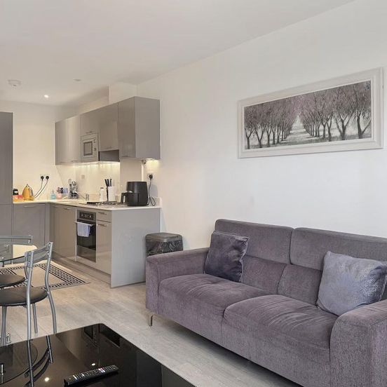 Avebury Boulevard - Photo 1