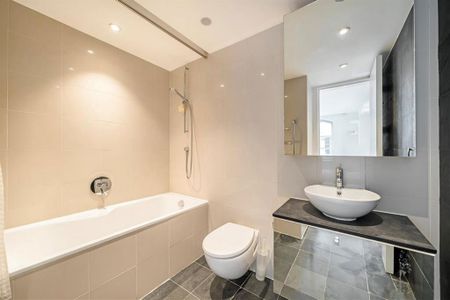 3 bedroom flat to rent - Photo 5