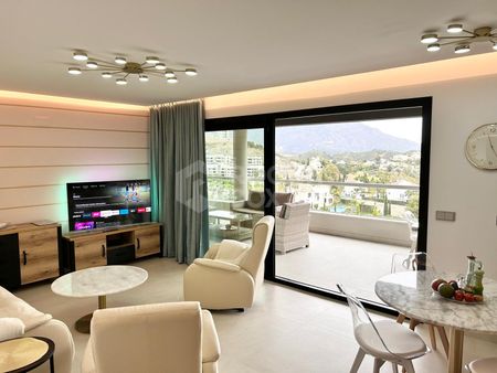 Luxury Apartment with Amazing Views in Benahavis, Malaga - Foto 4