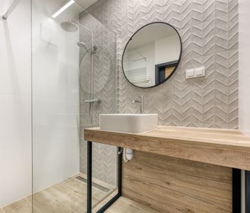 Łódź, Śródmieście, Tramwajowa - Photo 2