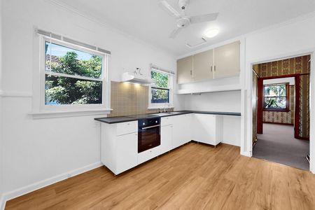 2 Parkview Avenue, Brunswick East VIC 3057 - Photo 4