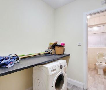 3 bed flat to rent in Clayton Road, Hayes, UB3 - Photo 4