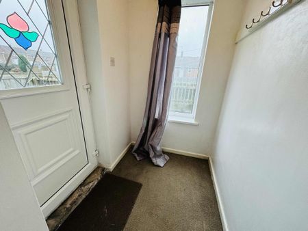 2 bedroom semi-detached house to rent - Photo 4