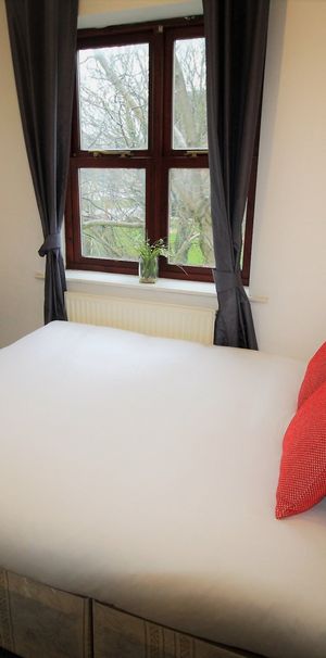 2 Bedroom Apartment - Photo 1