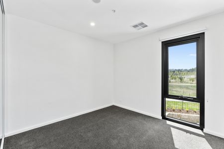 Stylish and Contemporary Design - Photo 3