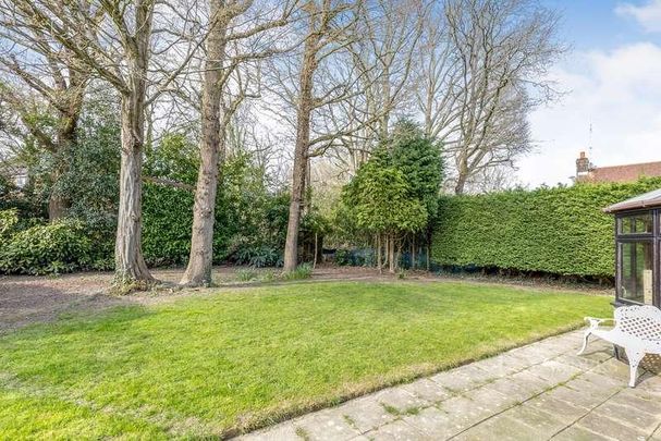 Quail Close, Horsham, RH12 - Photo 1