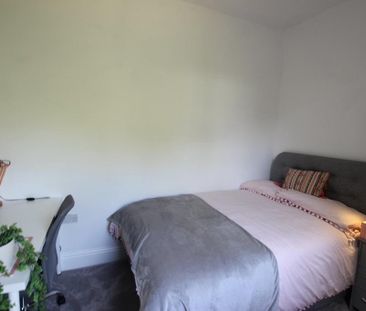 5 bedroom semi-detached house to rent - Photo 3