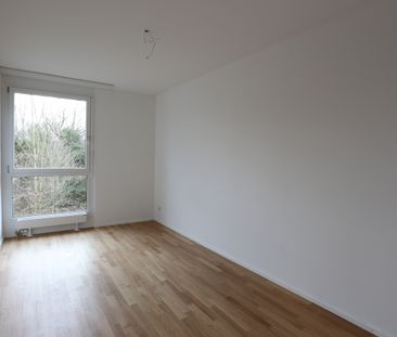 Moderne 3.5-Zimmerwohnung Nähe der Langen Erlen - Photo 2