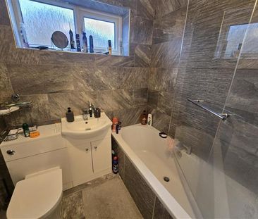 Hollowfield - Photo 1