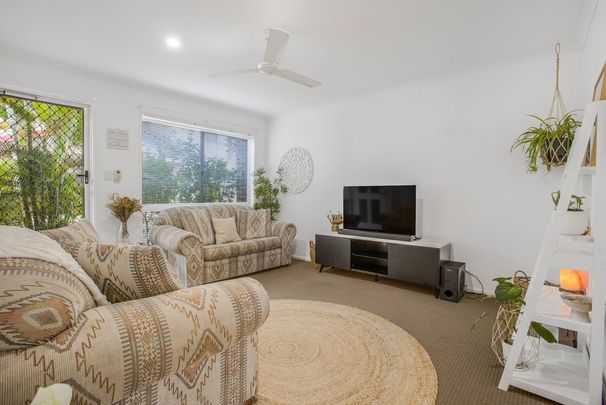 Neat and Tidy Townhouse in Great Location! - Photo 1