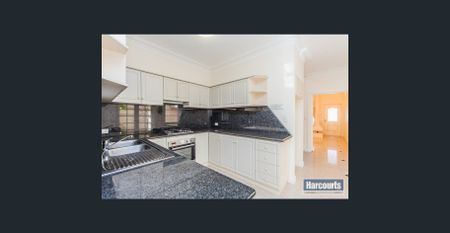 4 Bed 2 Bath Townhouse in Applecross - Photo 4