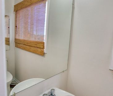 For Lease - 815 A Maitland Avenue, McKellar Heights - Glabar Park a... - Photo 4