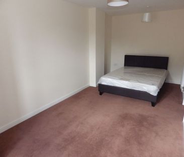 3, 165 Hornbeam Close - Photo 2