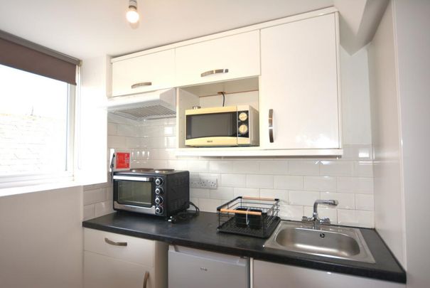 House to rent - Photo 1