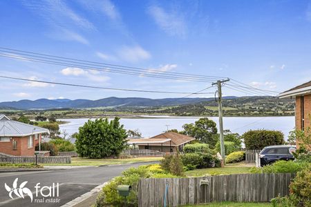 Neat & Tidy Home With Views - Photo 3