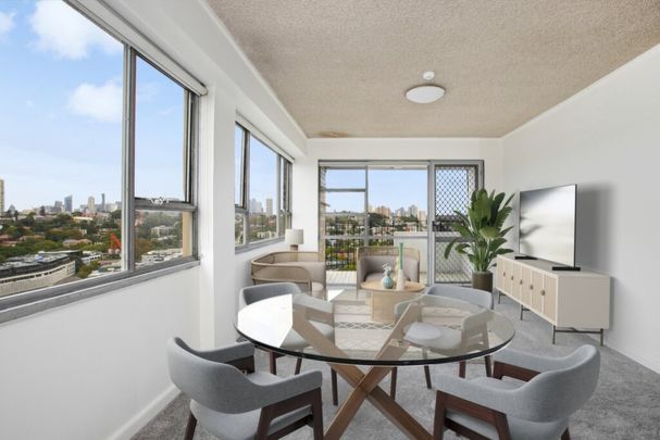 Breathtaking harbour and city views. - Photo 1