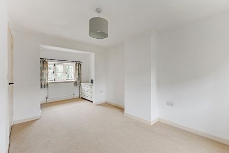 2 bedroom semi-detached house to rent - Photo 4