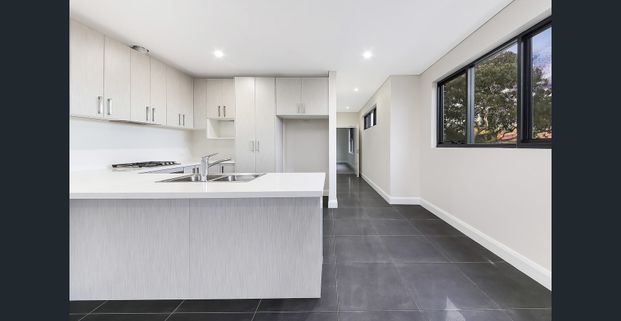 2 Bedroom Apartment in Top Location! - Photo 1