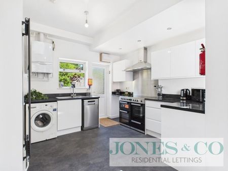 1 bedroom in a house share to rent - Photo 3