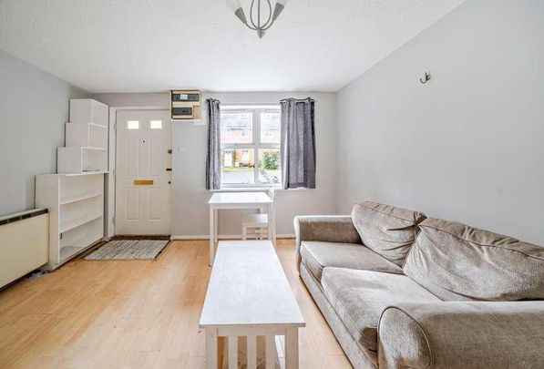 Burghley Hall Close, London, London, SW19 - Photo 1