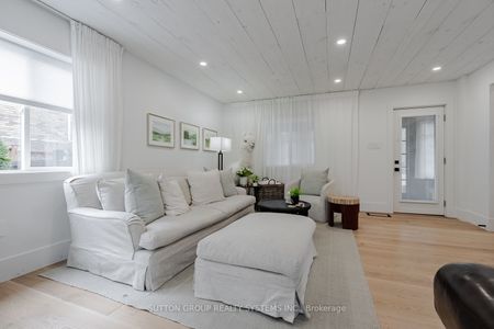 For Lease - 47 Nelson Street, Oakville, Ontario - Photo 2